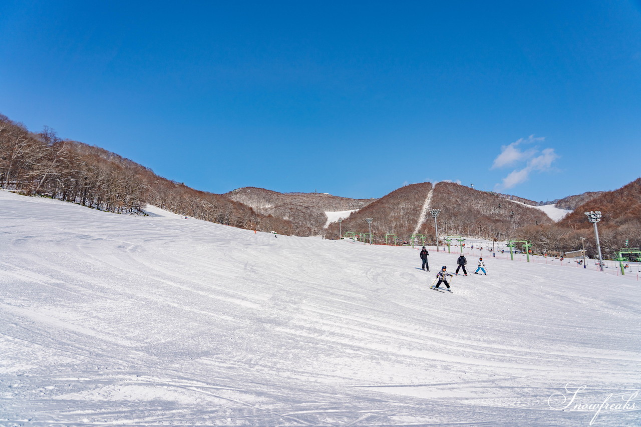 札幌藻岩山スキー場　積雪 105cm。スキーヤーだけが楽しめる！名物の急斜面『うさぎ平』＆『からまつ』両上級者コースもコンディション良好です(^^)/